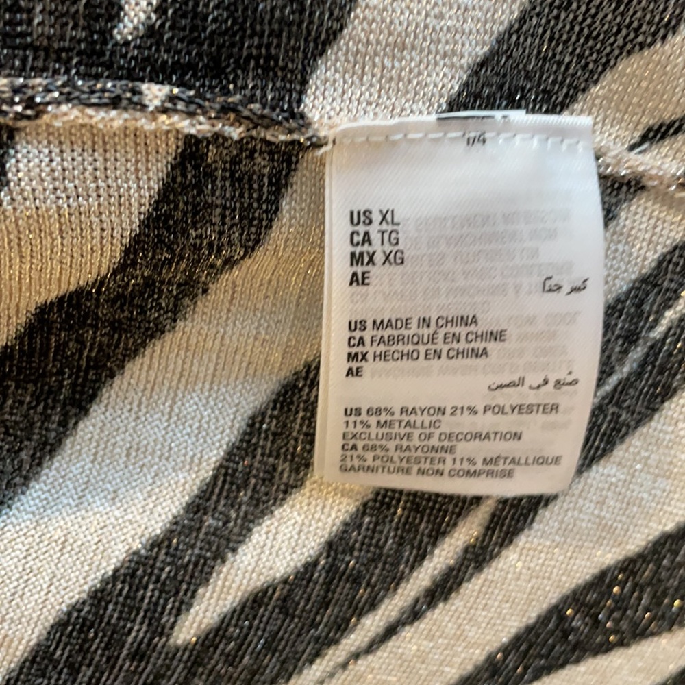 Zebra Completer Sweater - Picture 12 of 12